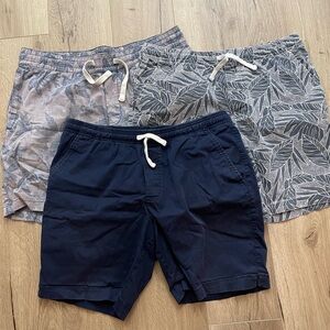 Bundle lot three goodfellow Hawaiian AOP tropical shorts all M good condition